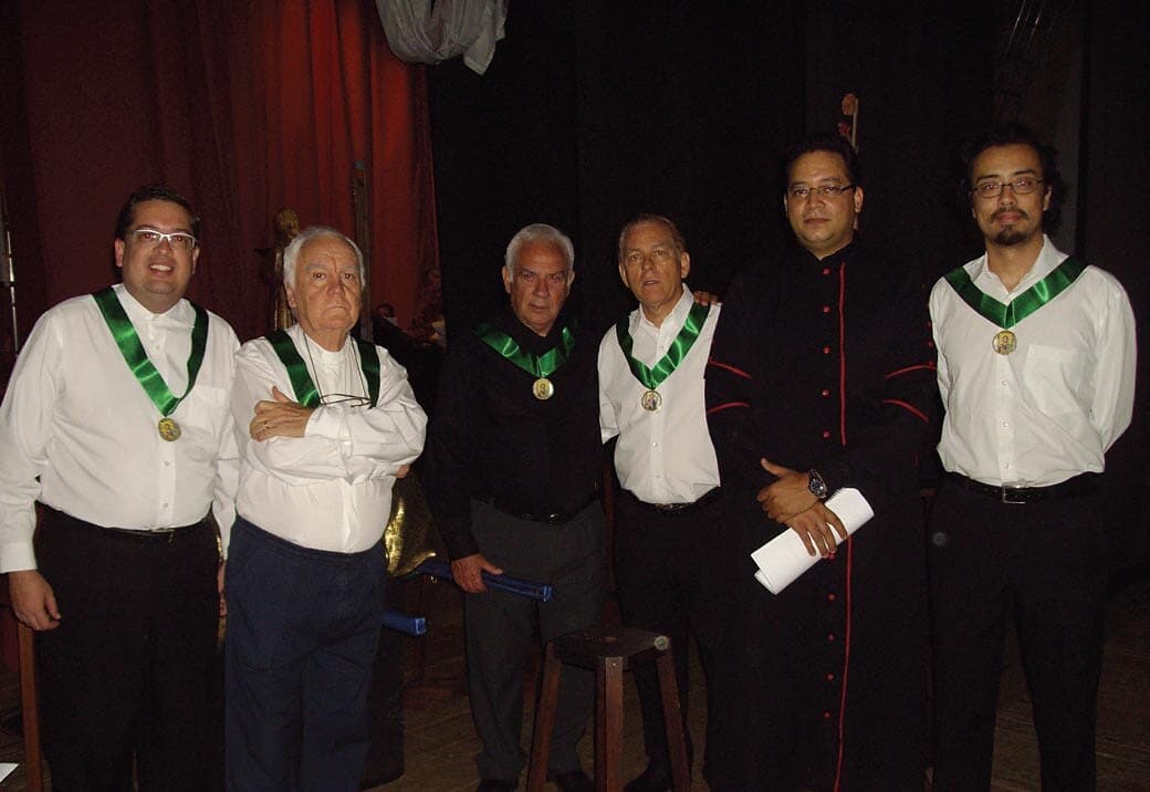 Lauros, Barbin, Jamil, Heleno, Magalhães e Pedro, no Theatro.